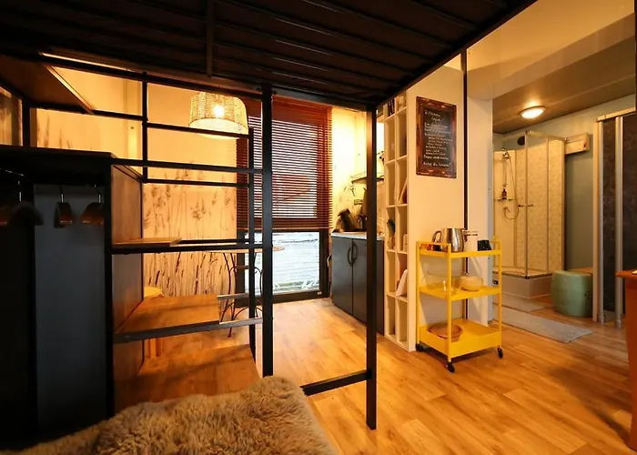 Apartment Cube 18 Tiny Haus #01 *